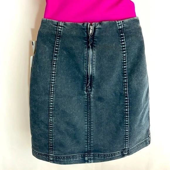 Free People - Denim Mini Skirt - Body Hugging Silhouette - Woman’s Size: 6 and 8 - Picture 5 of 12